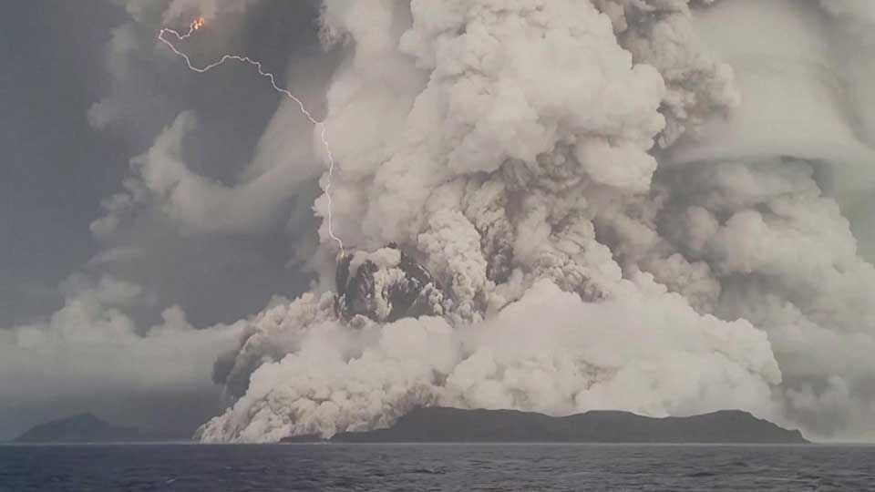Erupción de Volcán Hunga-Tonga-Hunga-Ha'apai en Tonga, un desastre sin precedentes